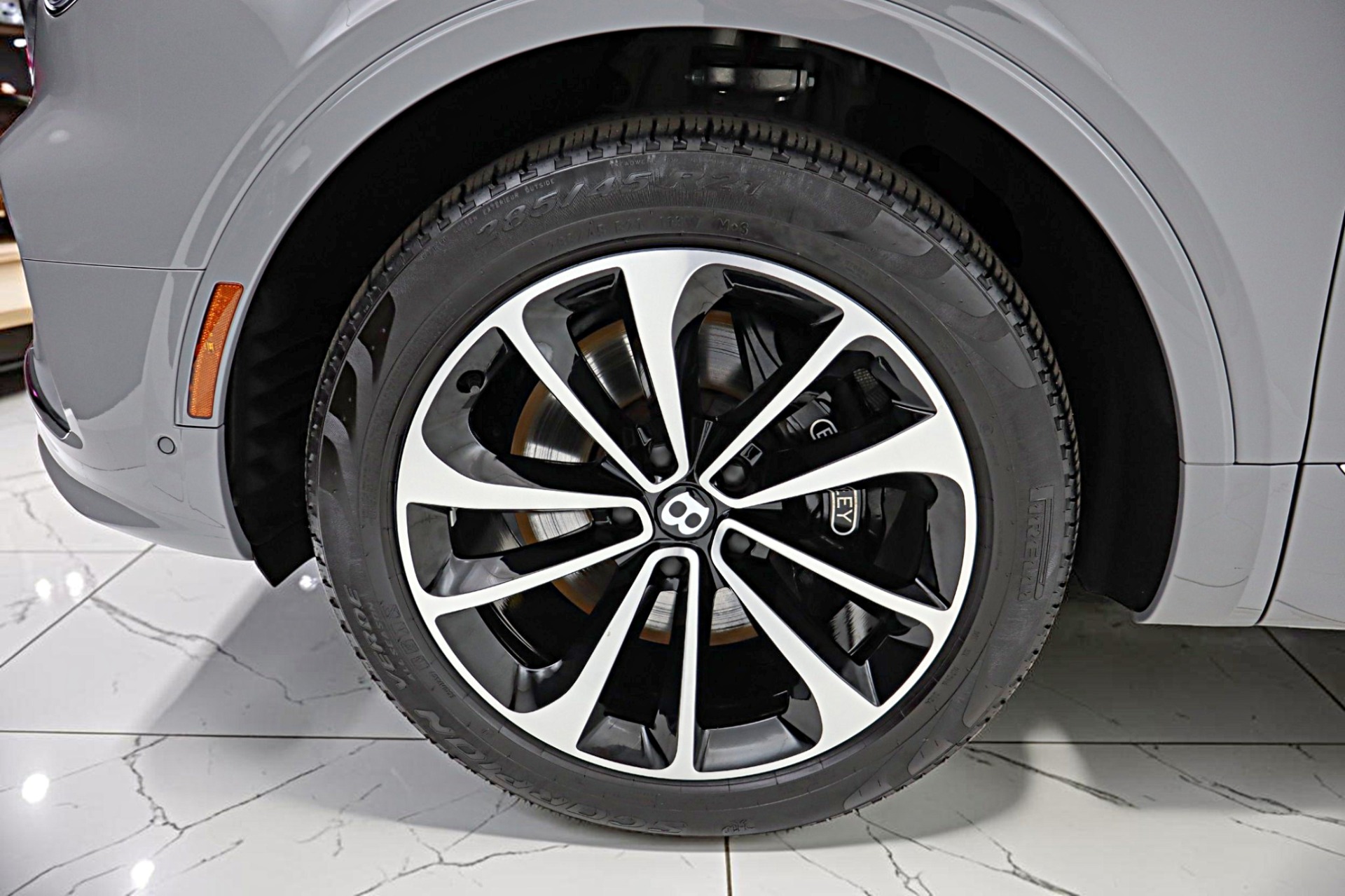 2024 Bentley Bentayga - Photo 54