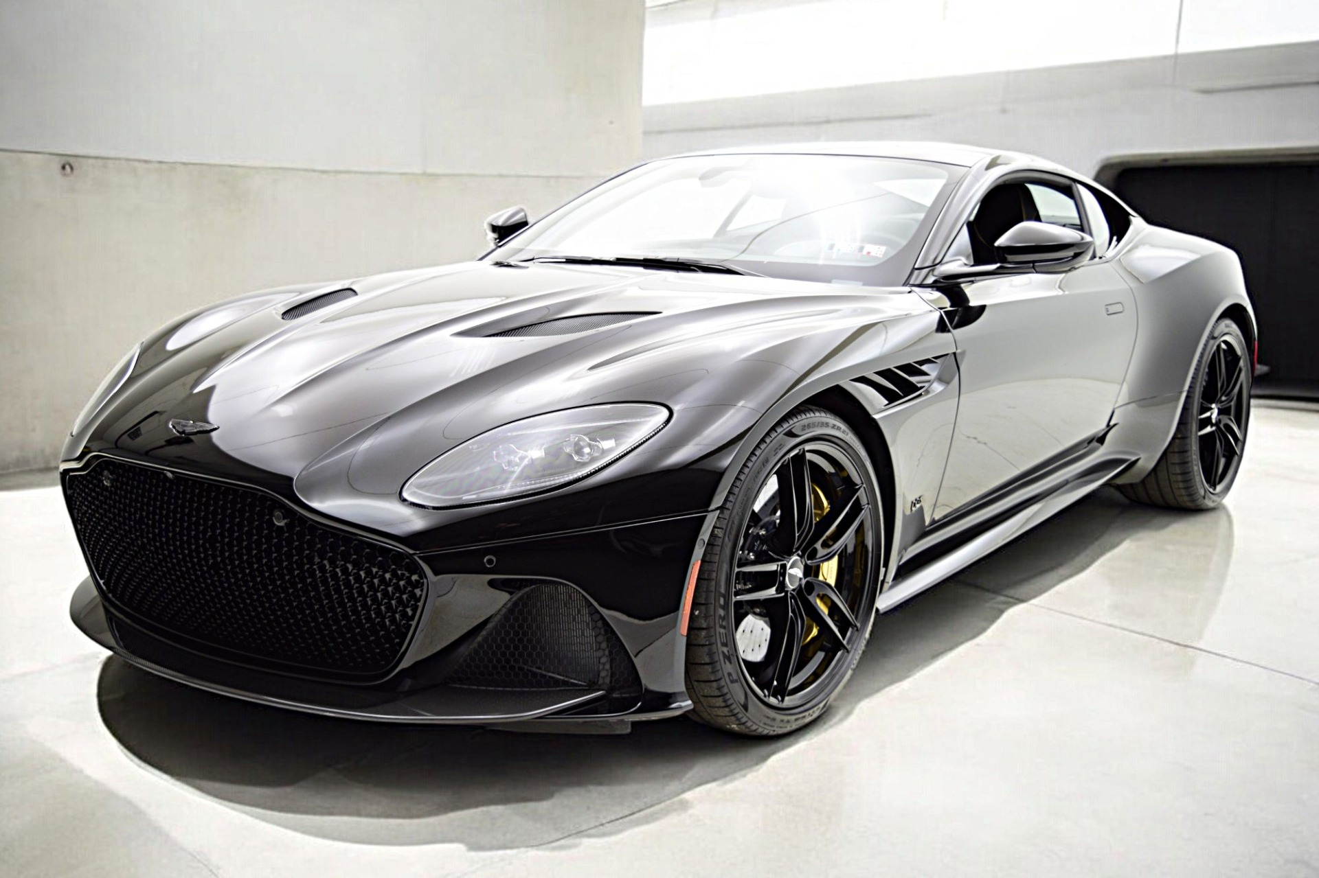 Used 2022 Aston Martin DBS Superleggera for sale Sold at Bentley Palmyra N.J. in Palmyra NJ 08065 2