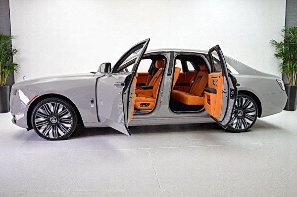 Used 2025 Rolls-Royce Ghost Ghost for sale $389,000 at Bentley Palmyra N.J. in Palmyra NJ 08065 4