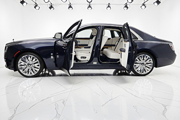 Used 2025 Rolls-Royce Ghost /LEASE OPTIONS AVAILABLE for sale $359,000 at Bentley Palmyra N.J. in Palmyra NJ 08065 4