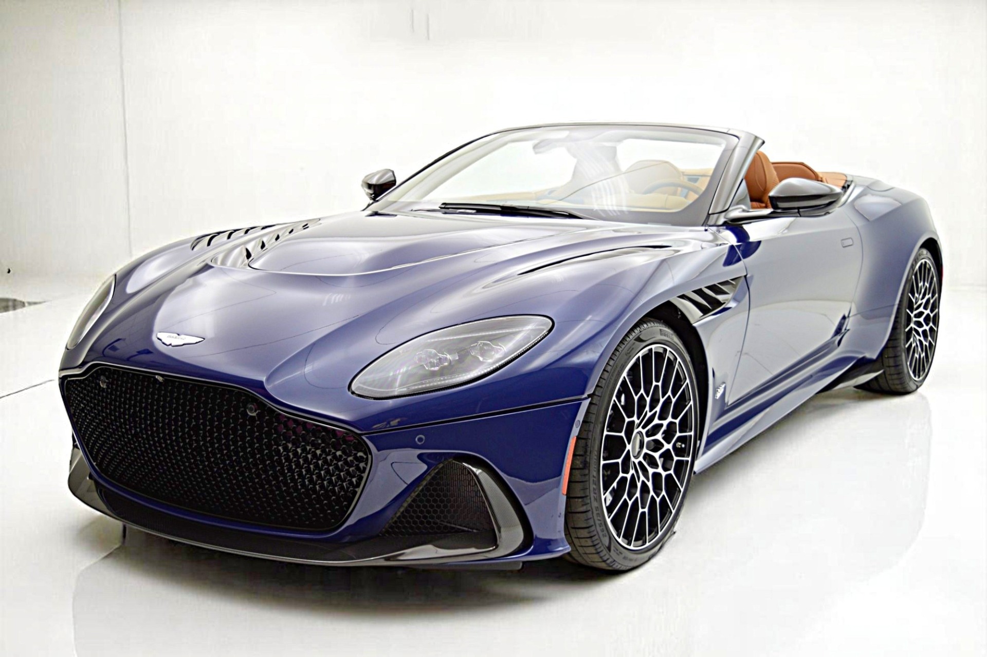 Used 2023 Aston Martin DBS 770 Ultimate Volante for sale $399,000 at Bentley Palmyra N.J. in Palmyra NJ 08065 2
