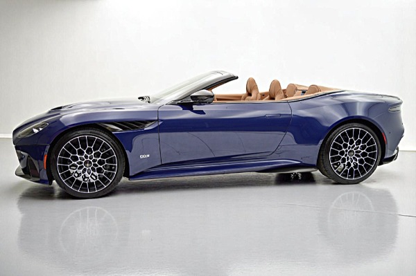 Used 2023 Aston Martin DBS 770 Ultimate Volante for sale $399,000 at Bentley Palmyra N.J. in Palmyra NJ 08065 3