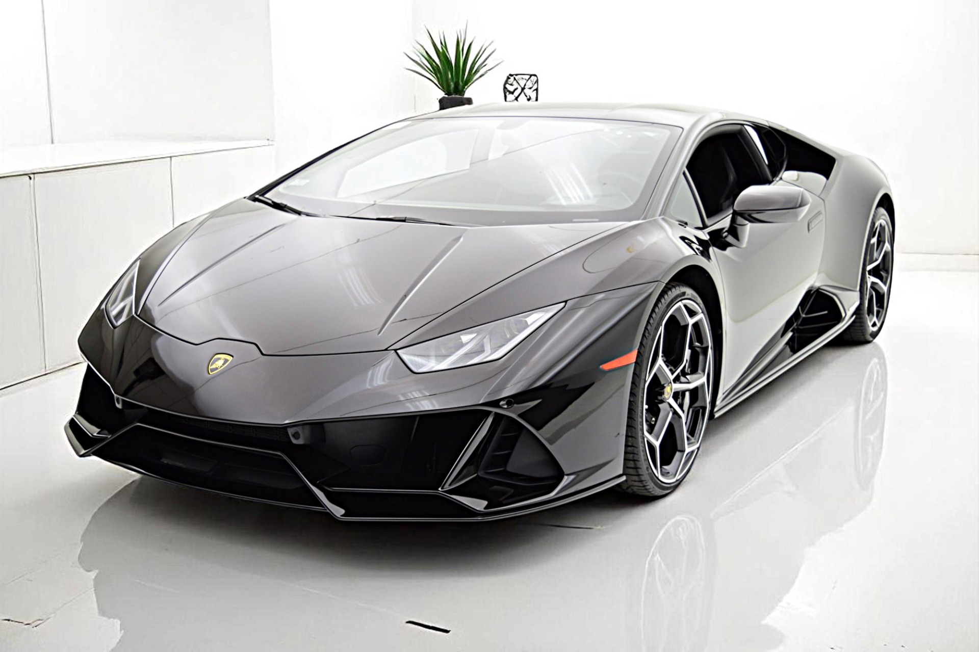 Used 2020 Lamborghini Huracan EVO for sale $285,000 at Bentley Palmyra N.J. in Palmyra NJ 08065 2