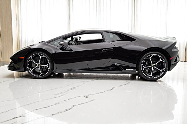 Used 2020 Lamborghini Huracan EVO for sale $285,000 at Bentley Palmyra N.J. in Palmyra NJ 08065 3