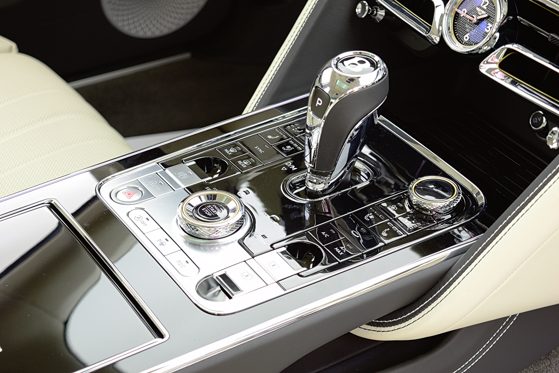2024 Bentley Flying Spur S - Photo 25