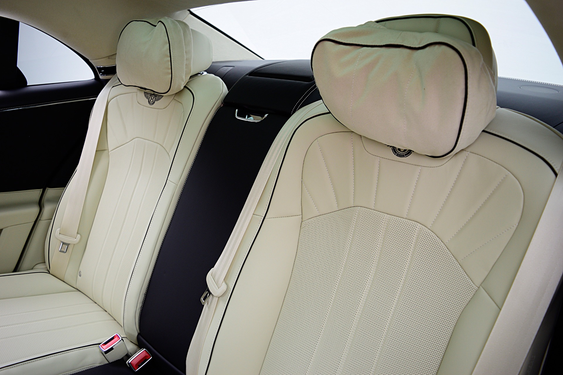 2024 Bentley Flying Spur S - Photo 29