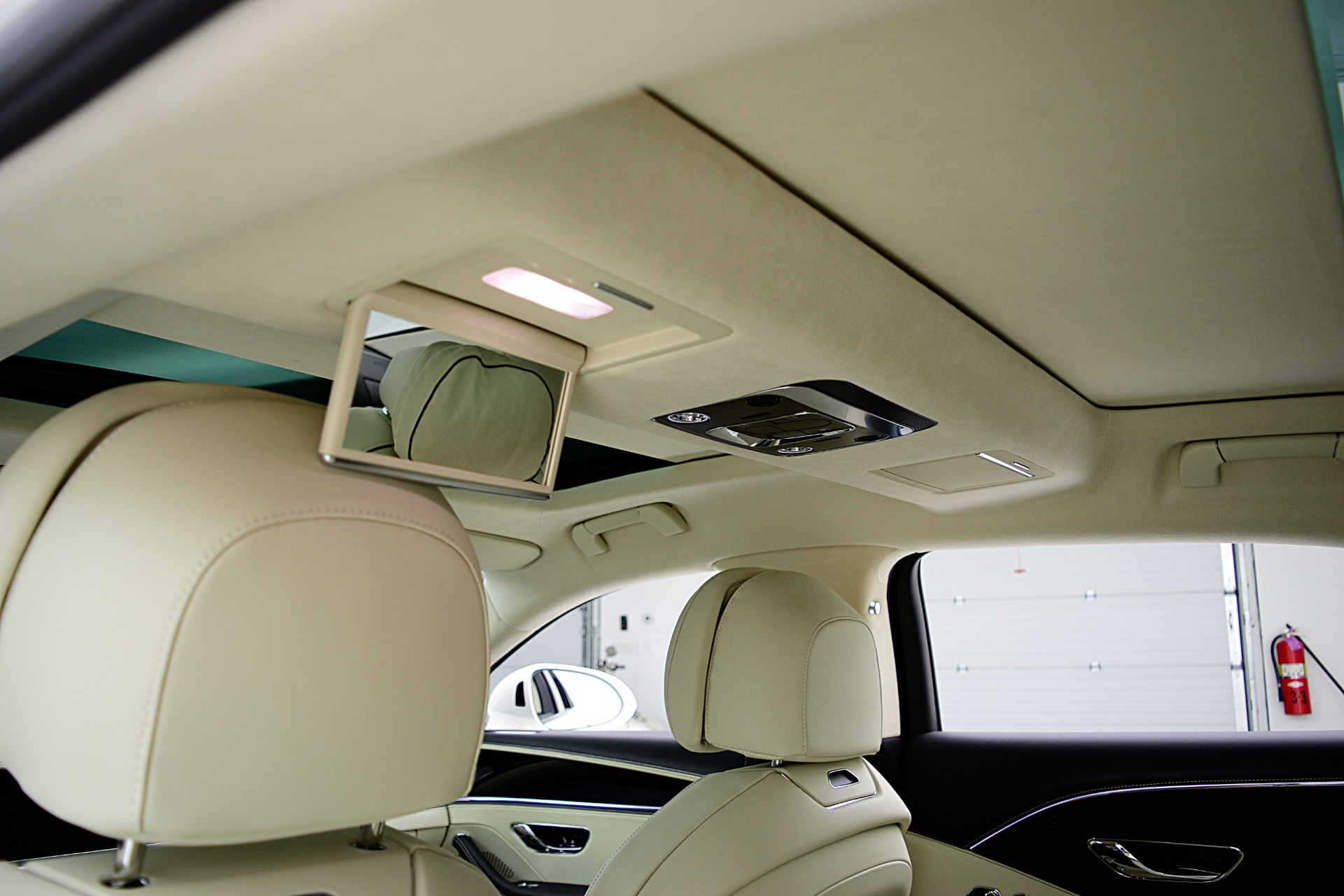 2024 Bentley Flying Spur S - Photo 30
