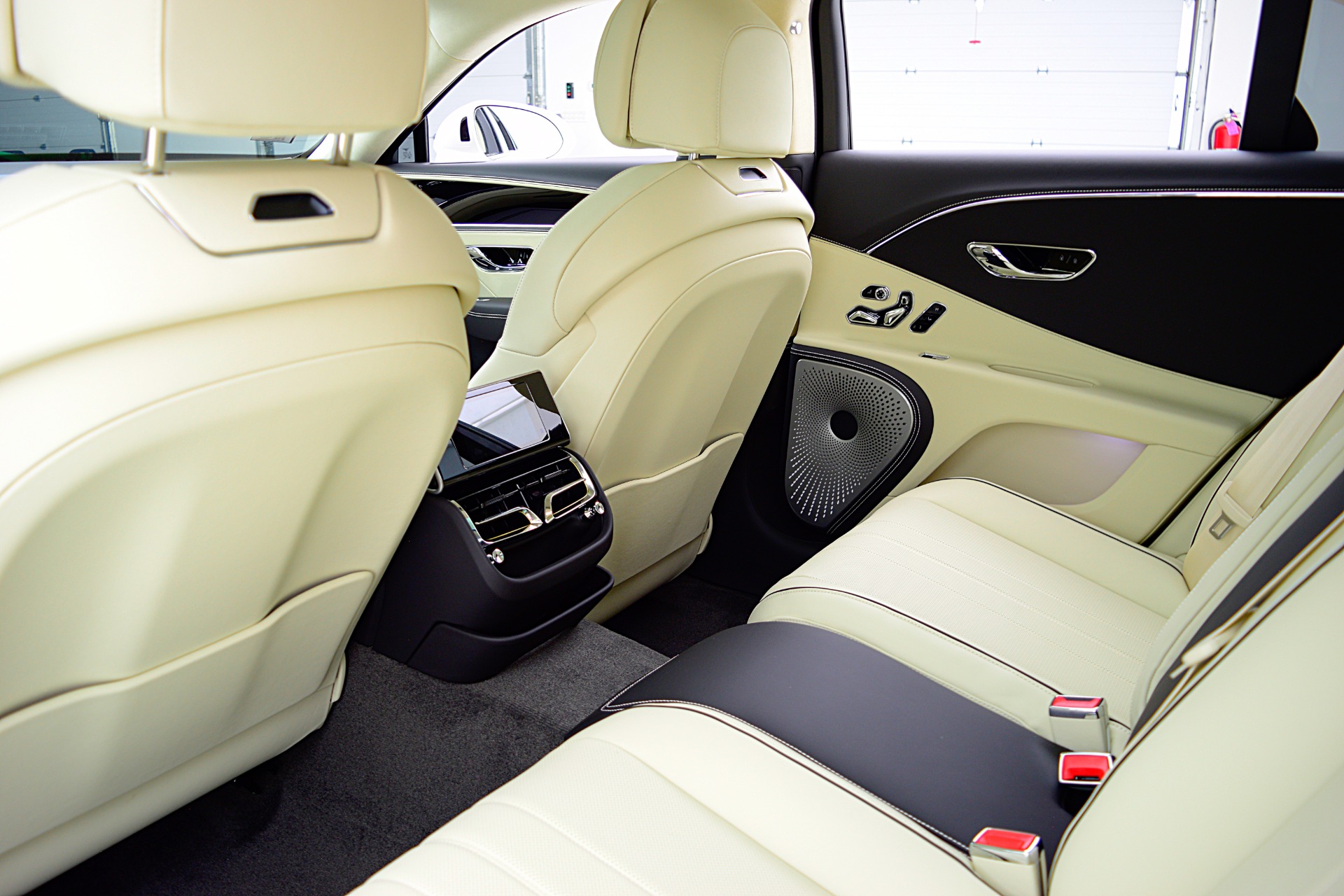 2024 Bentley Flying Spur S - Photo 31