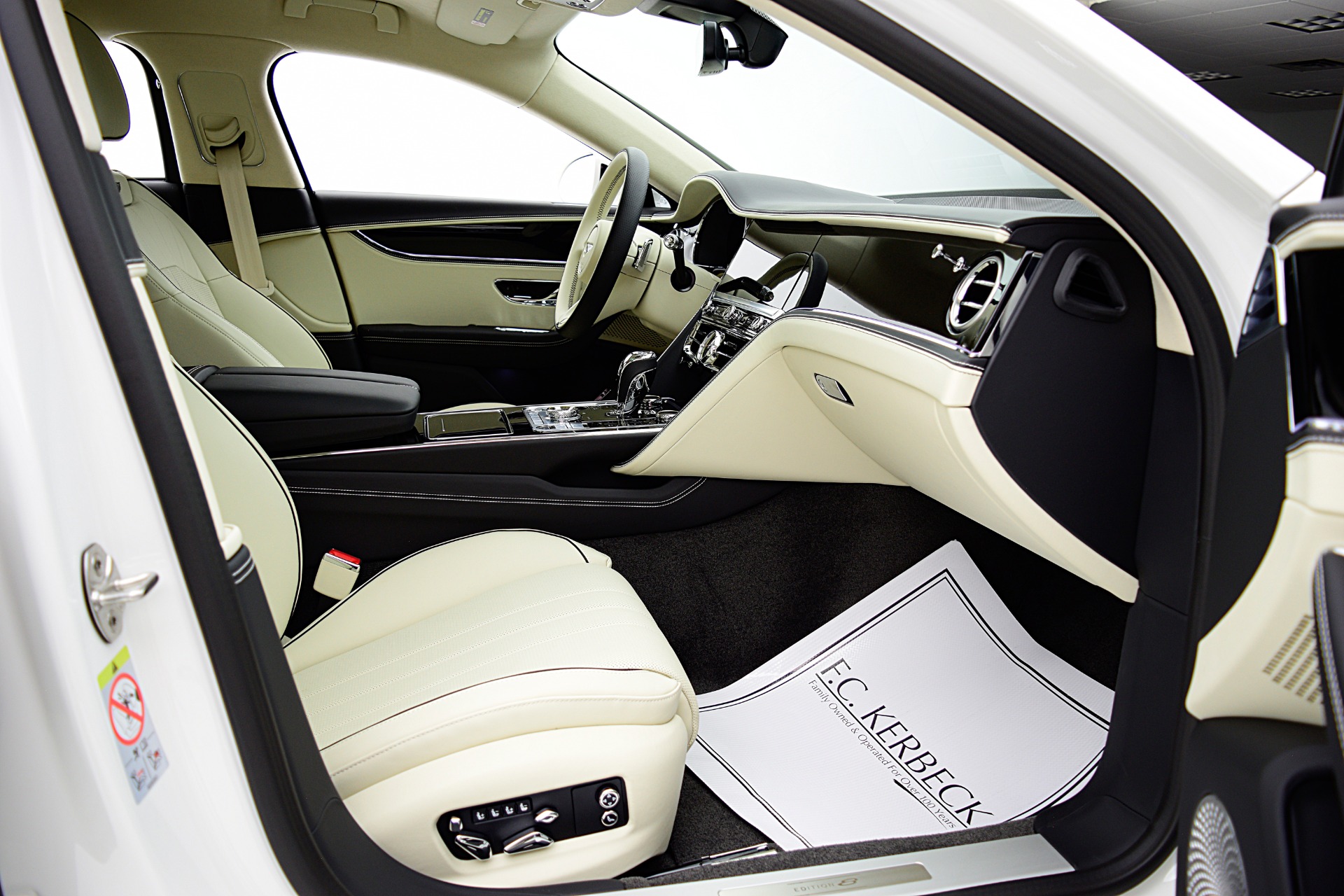2024 Bentley Flying Spur S - Photo 33