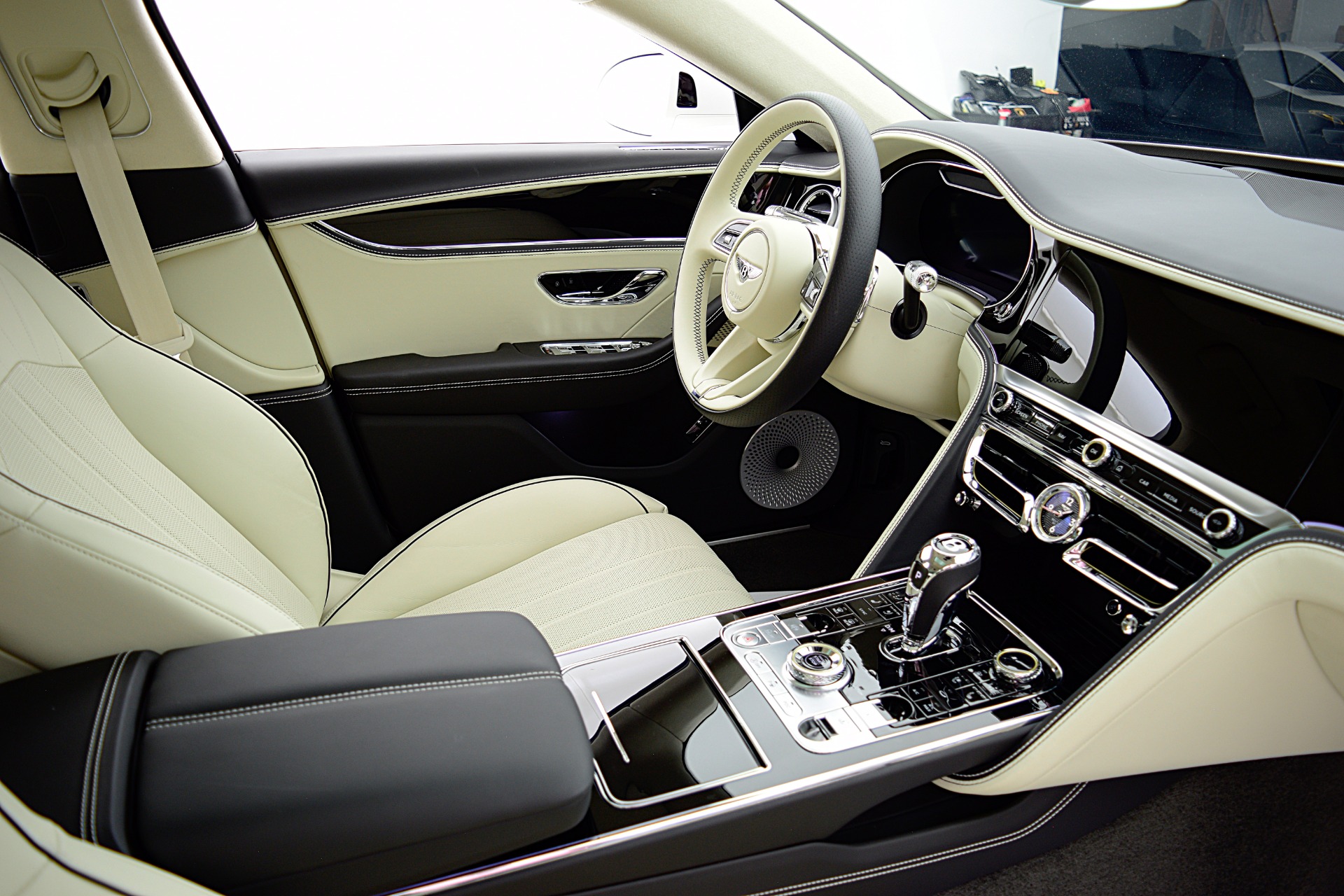 2024 Bentley Flying Spur S - Photo 34