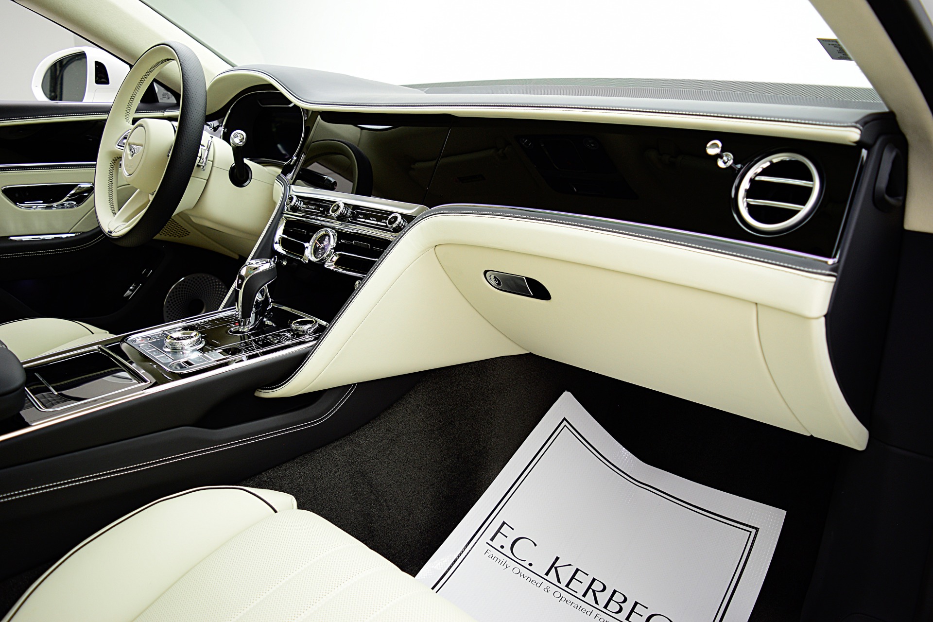 2024 Bentley Flying Spur S - Photo 39