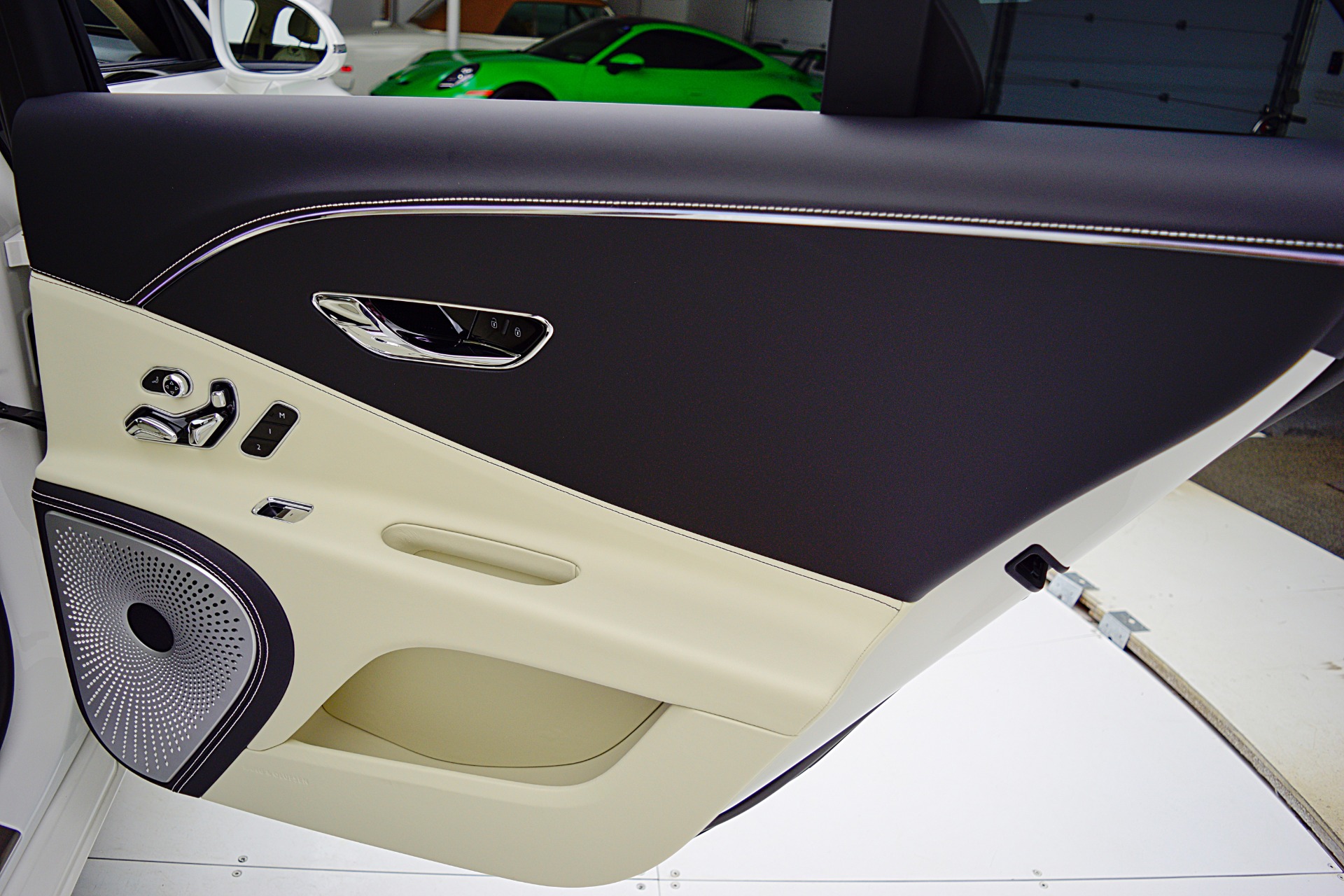 2024 Bentley Flying Spur S - Photo 42