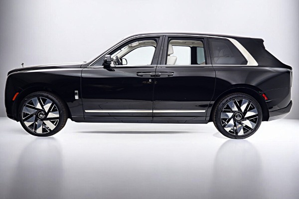New 2026 Rolls-Royce Cullinan for sale $490,850 at Bentley Palmyra N.J. in Palmyra NJ 08065 3