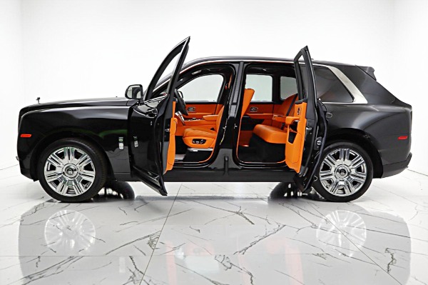 Used 2022 Rolls-Royce Cullinan for sale $319,000 at Bentley Palmyra N.J. in Palmyra NJ 08065 4
