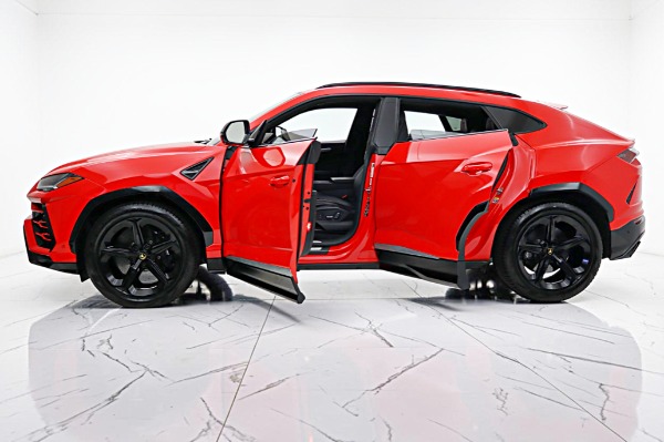 Used 2020 Lamborghini Urus for sale $159,000 at Bentley Palmyra N.J. in Palmyra NJ 08065 4
