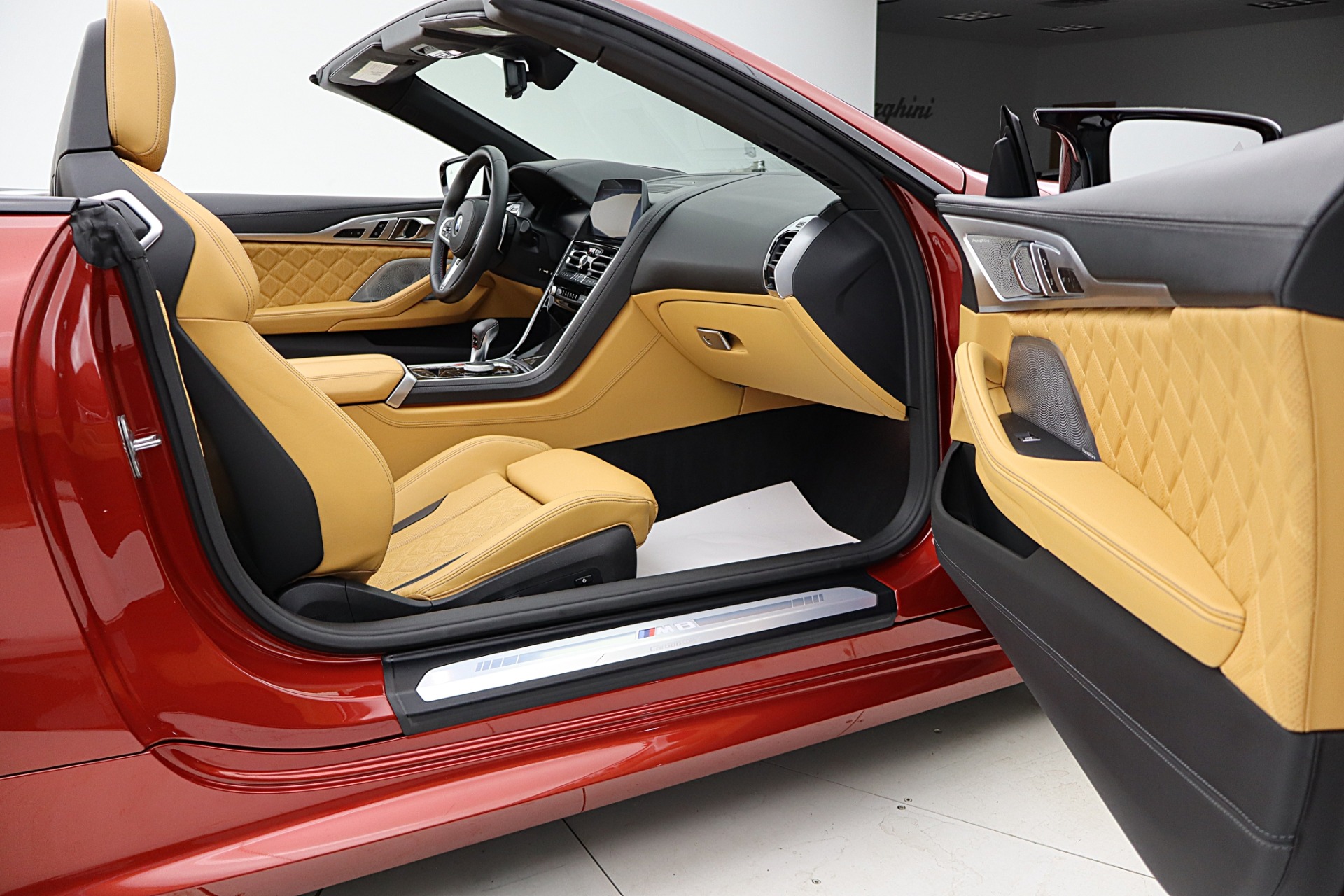 2020 BMW M8 Convertible Base - Photo 38