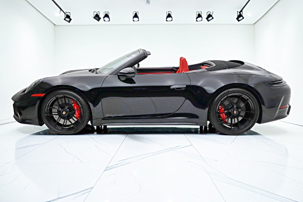 Used 2026 Porsche 911 Carrera 4 GTS T-Hybrid Cabriolet for sale $225,000 at Bentley Palmyra N.J. in Palmyra NJ 08065 3