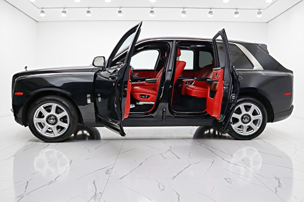 Used 2019 Rolls-Royce Cullinan for sale $189,000 at Bentley Palmyra N.J. in Palmyra NJ 08065 4