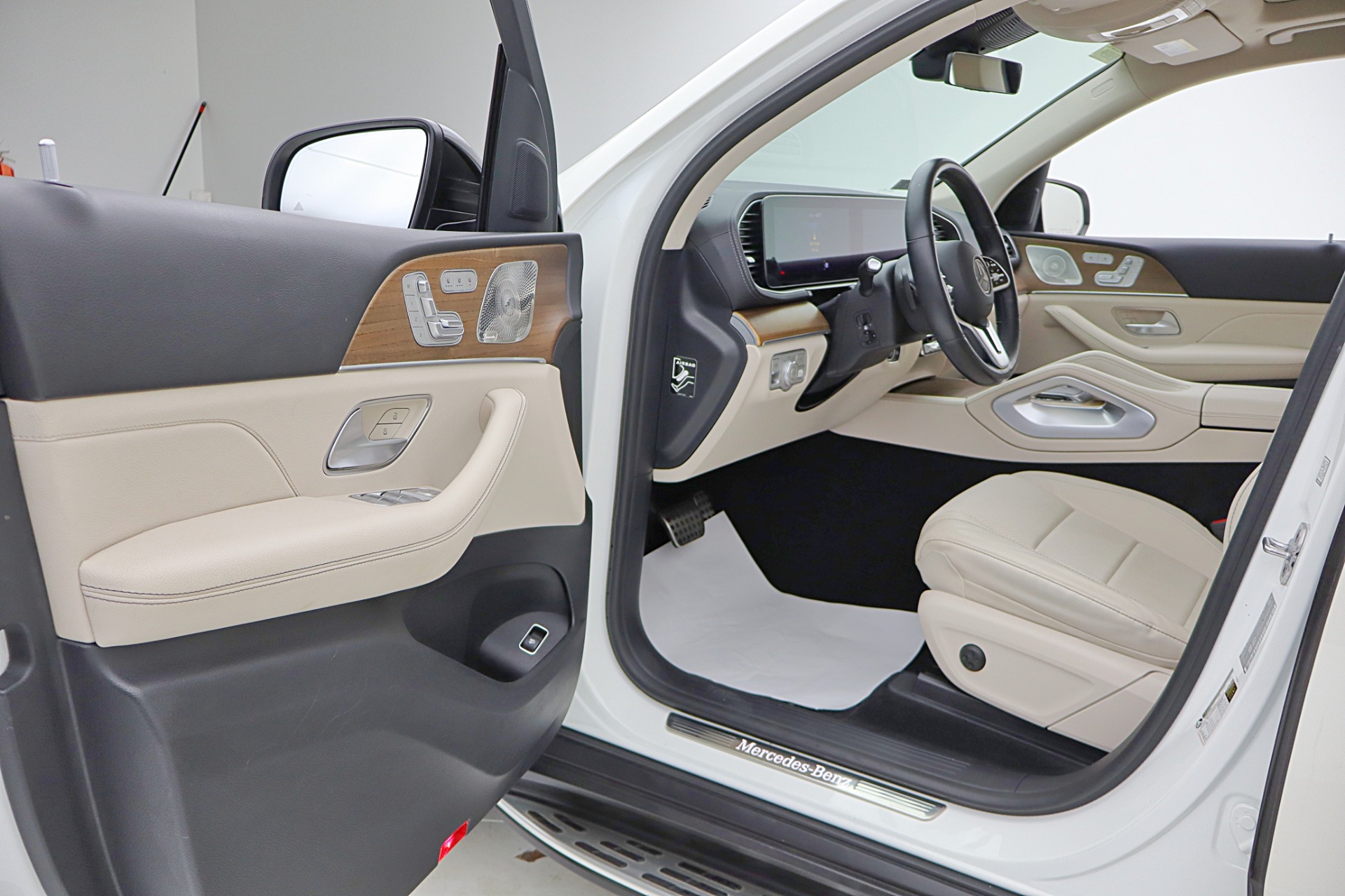2023 Mercedes-Benz GLS GLS450 - Photo 37