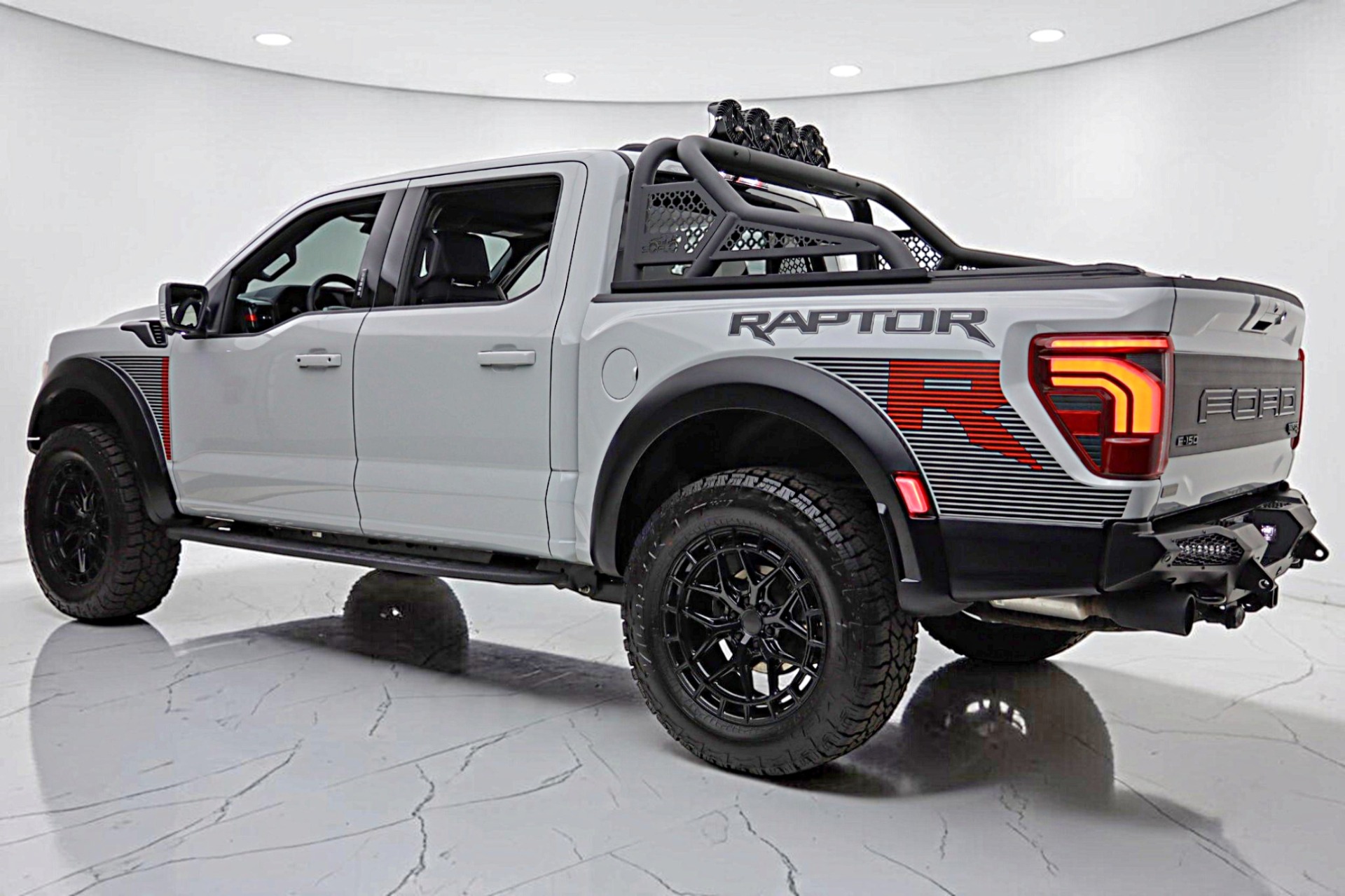 2026 Ford F-150 Raptor - Photo 9