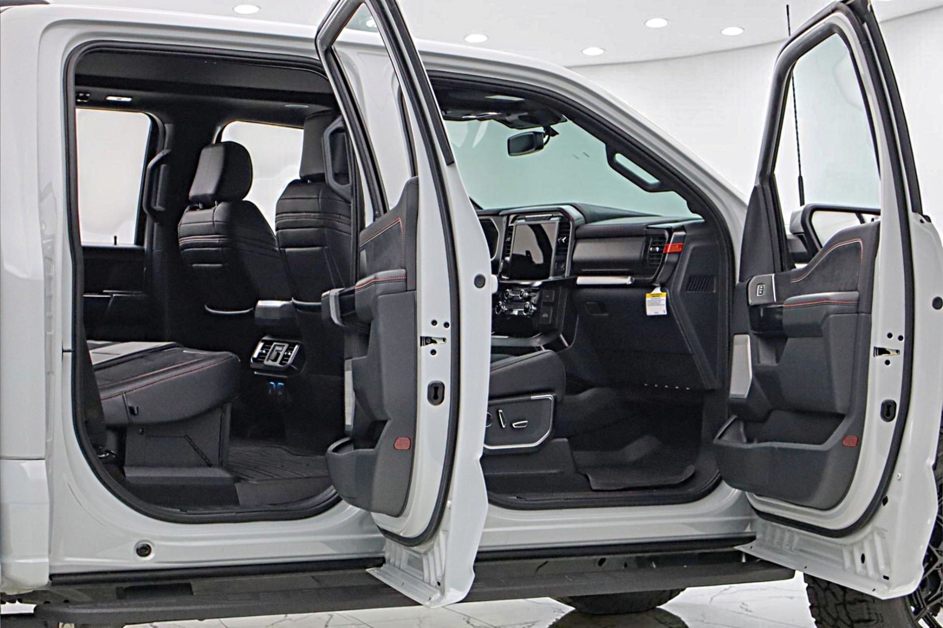 2026 Ford F-150 Raptor - Photo 13