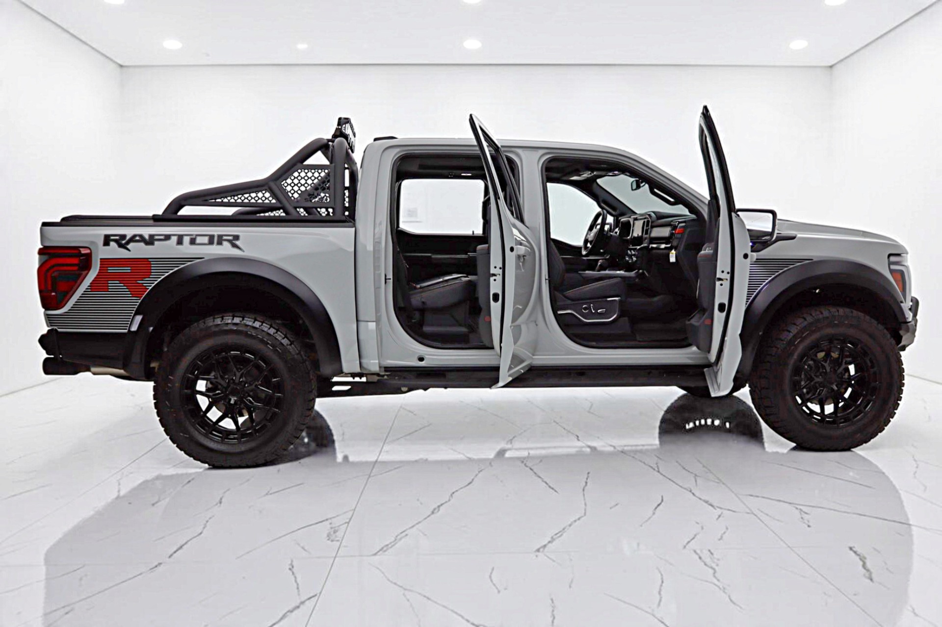2026 Ford F-150 Raptor - Photo 16
