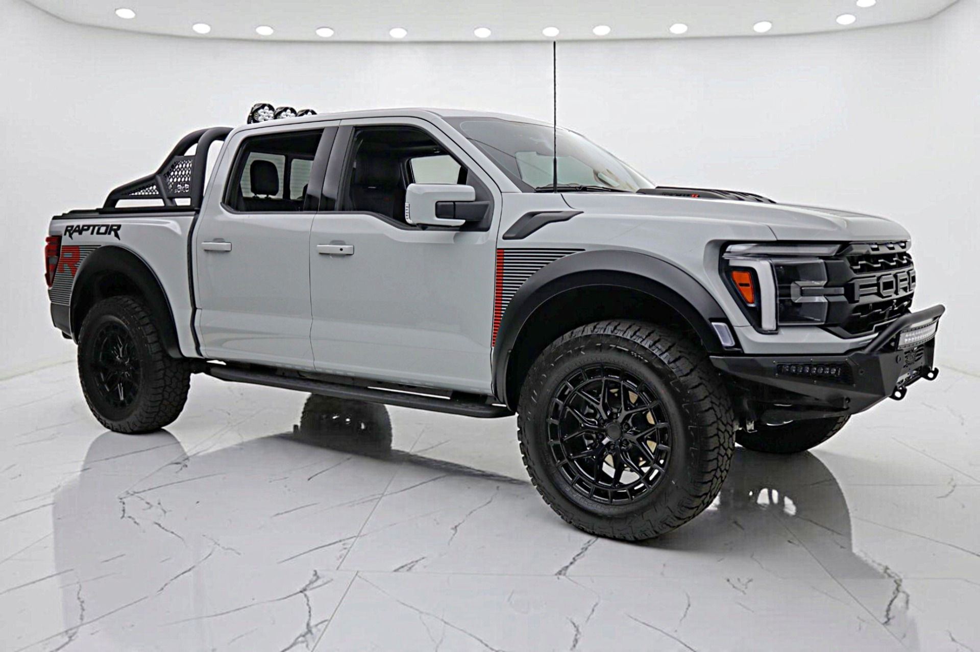 2026 Ford F-150 Raptor - Photo 18