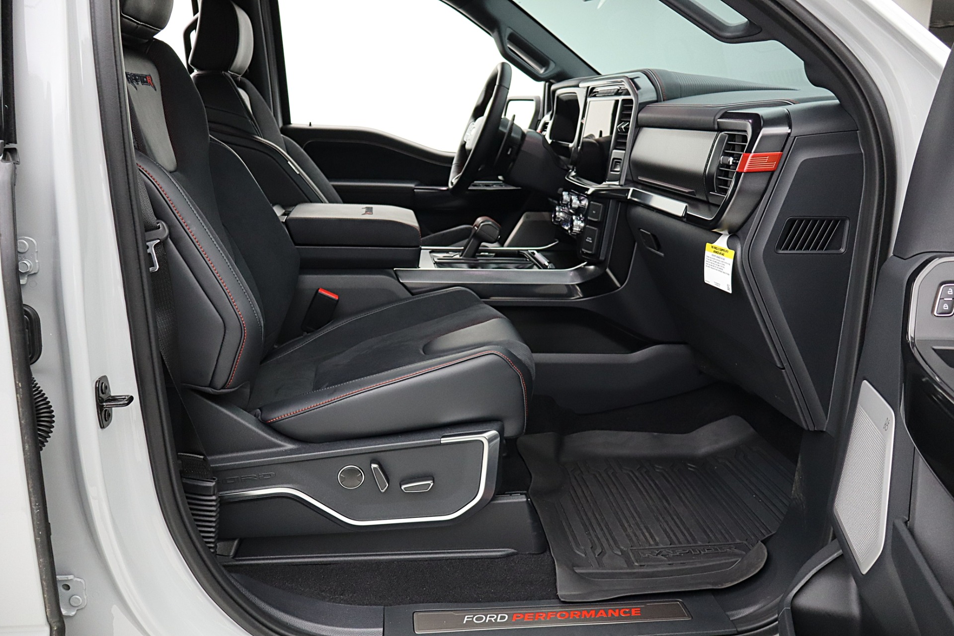 2026 Ford F-150 Raptor - Photo 29