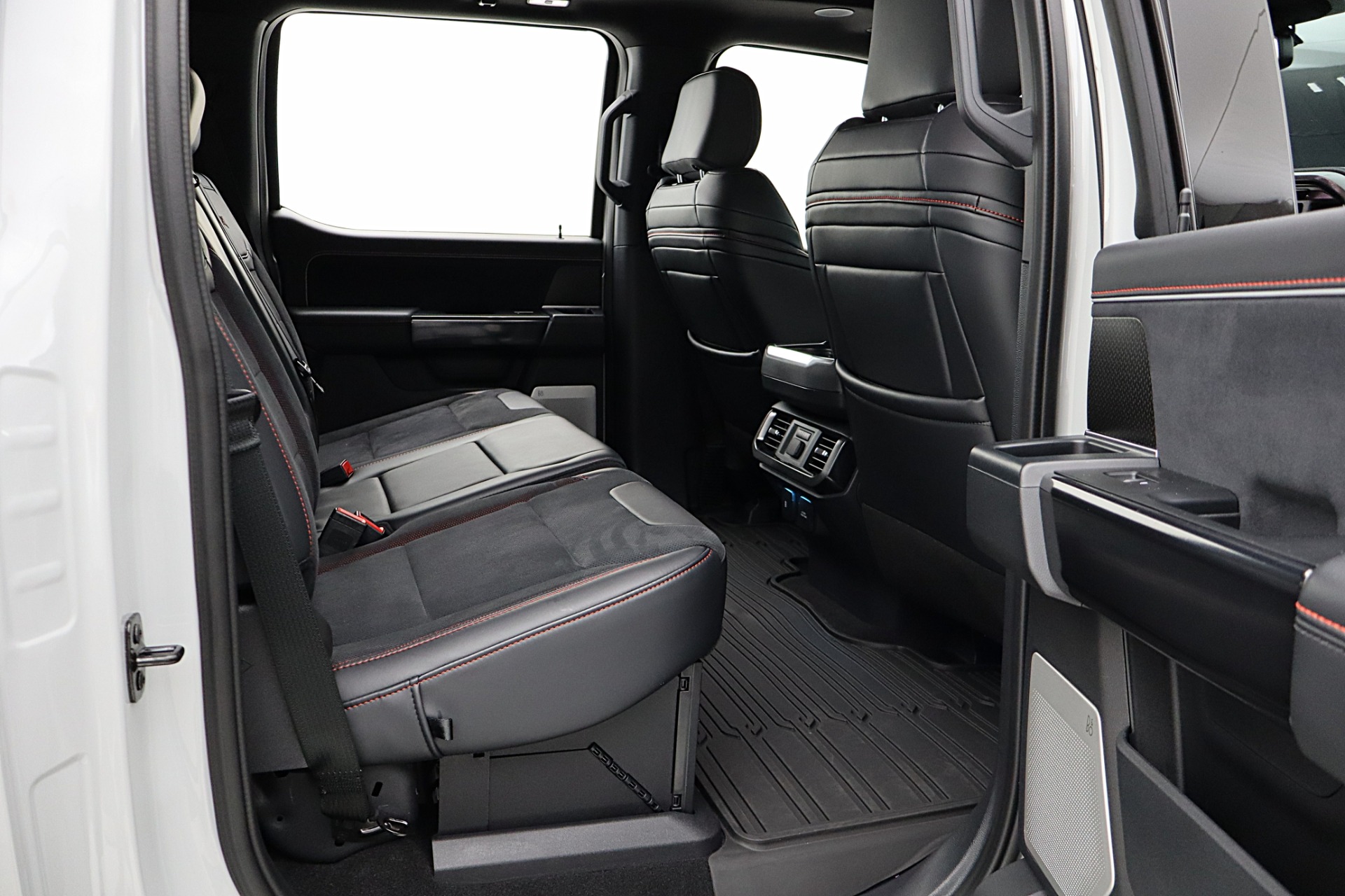 2026 Ford F-150 Raptor - Photo 34