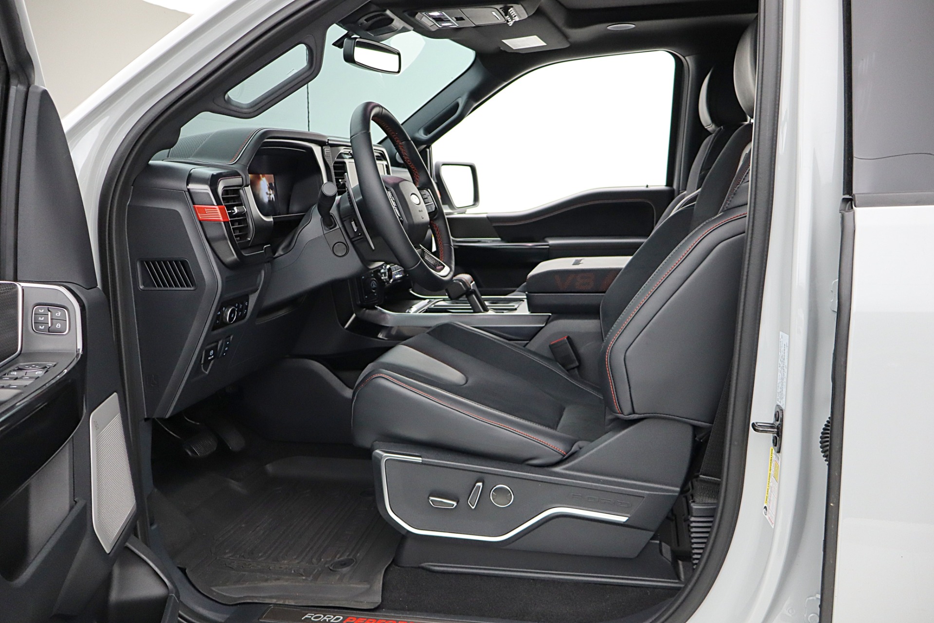 2026 Ford F-150 Raptor - Photo 36
