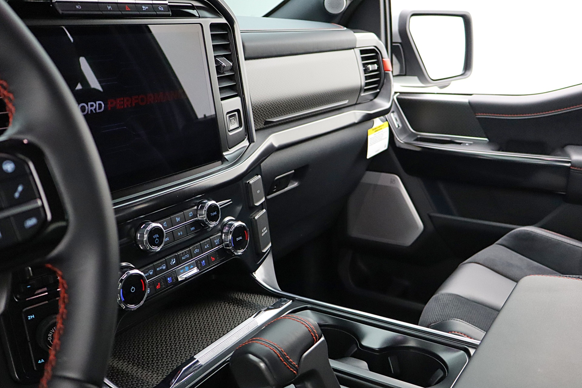 2026 Ford F-150 Raptor - Photo 37