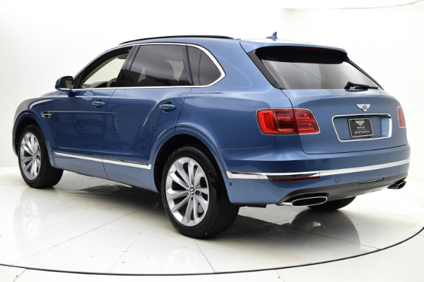 Used 2017 Bentley Bentayga W12 for sale Sold at Bentley Palmyra N.J. in Palmyra NJ 08065 4