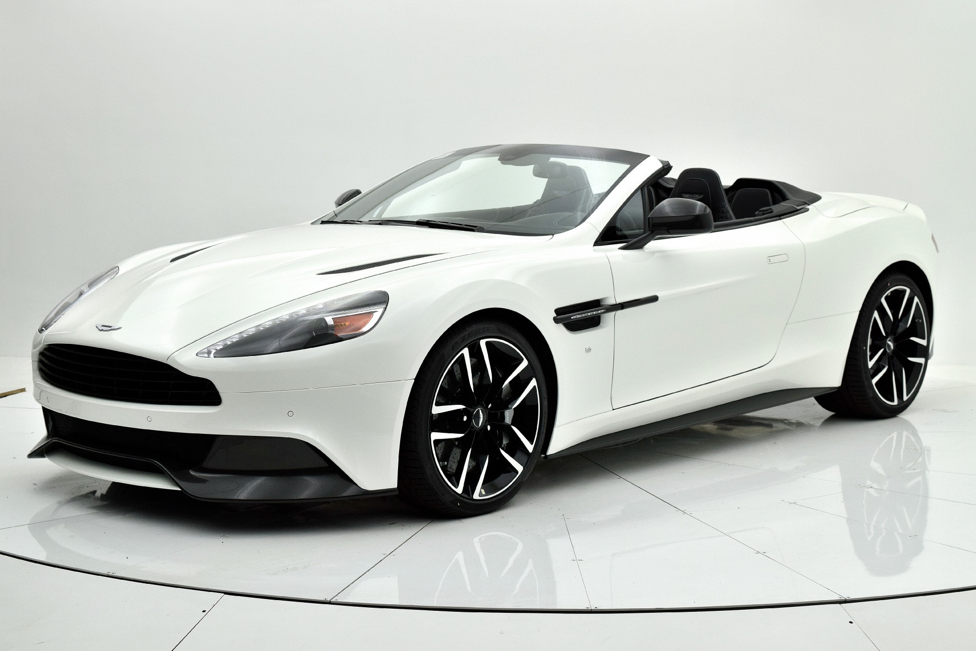 New 2016 Aston Martin Vanquish Carbon Edition Volante for sale Sold at Bentley Palmyra N.J. in Palmyra NJ 08065 2