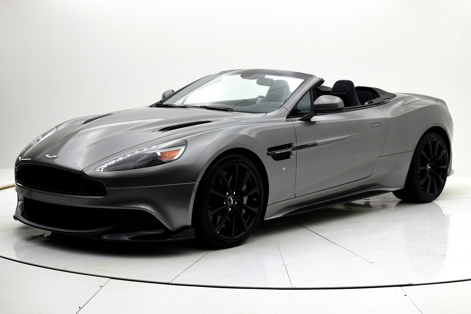 Used 2018 Aston Martin Vanquish S Volante for sale Sold at Bentley Palmyra N.J. in Palmyra NJ 08065 2