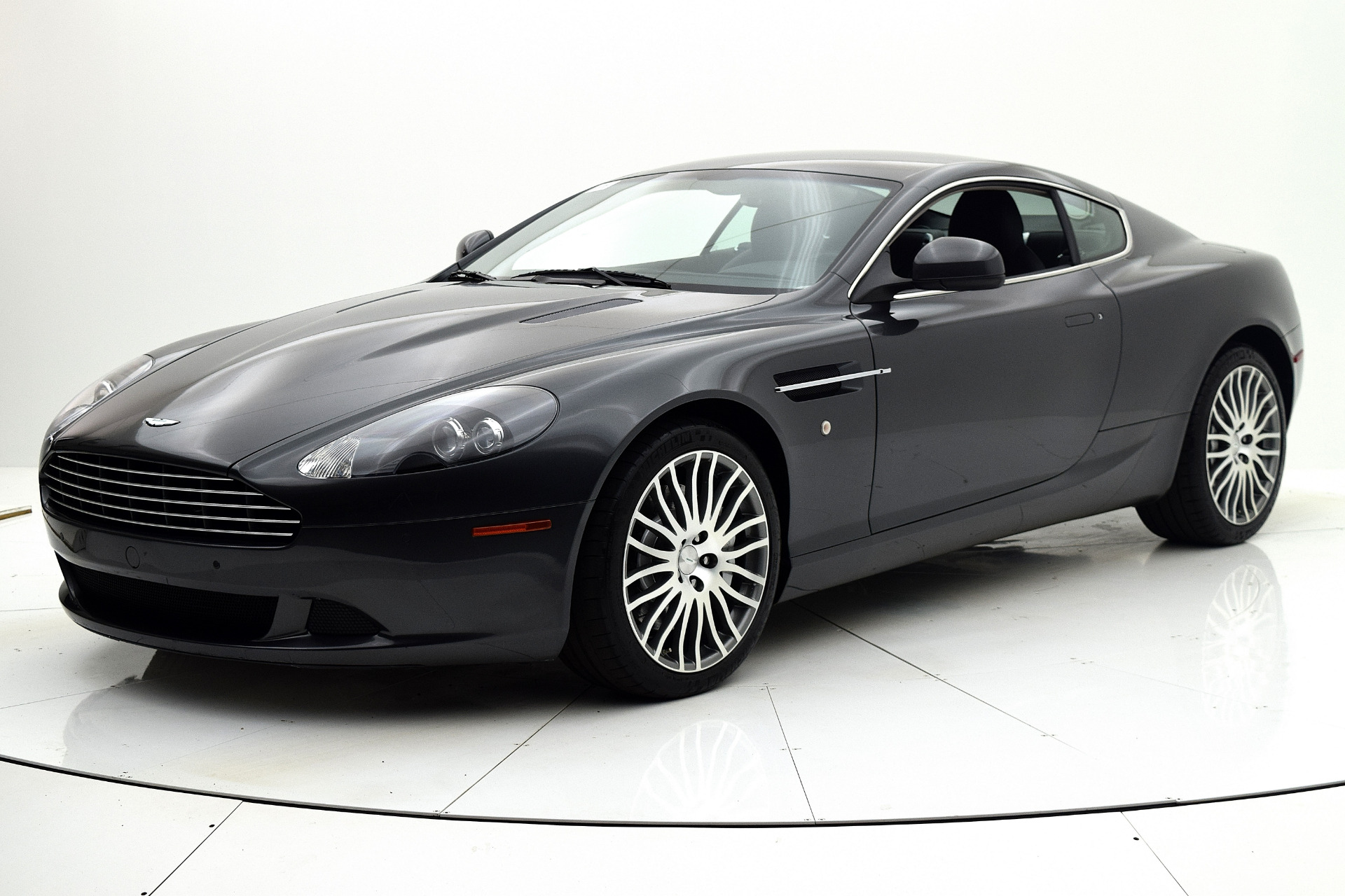 Самый дешевый aston martin