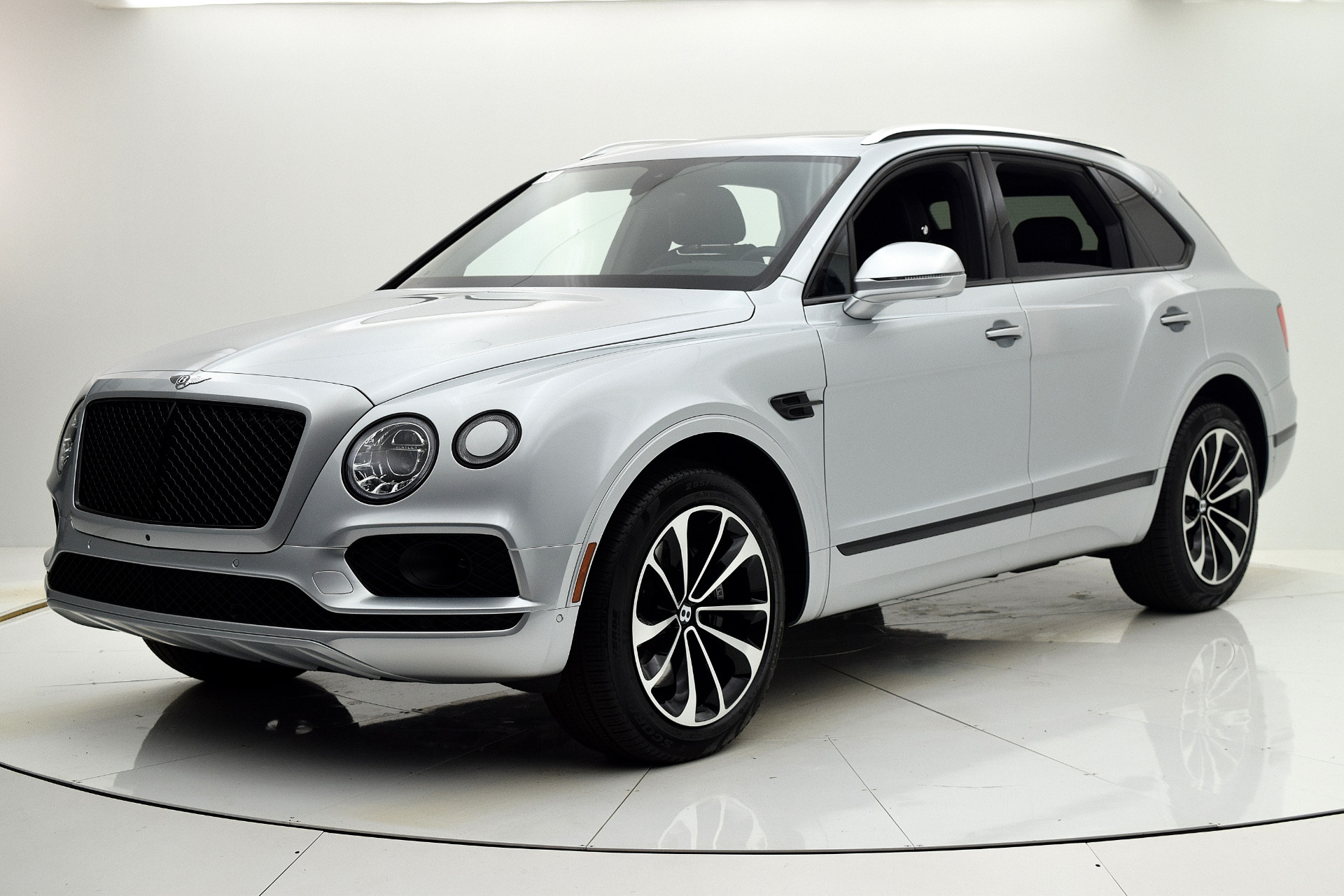 Used 2018 Bentley Bentayga Onyx Edition Blackline Spec For Sale ($159,880)