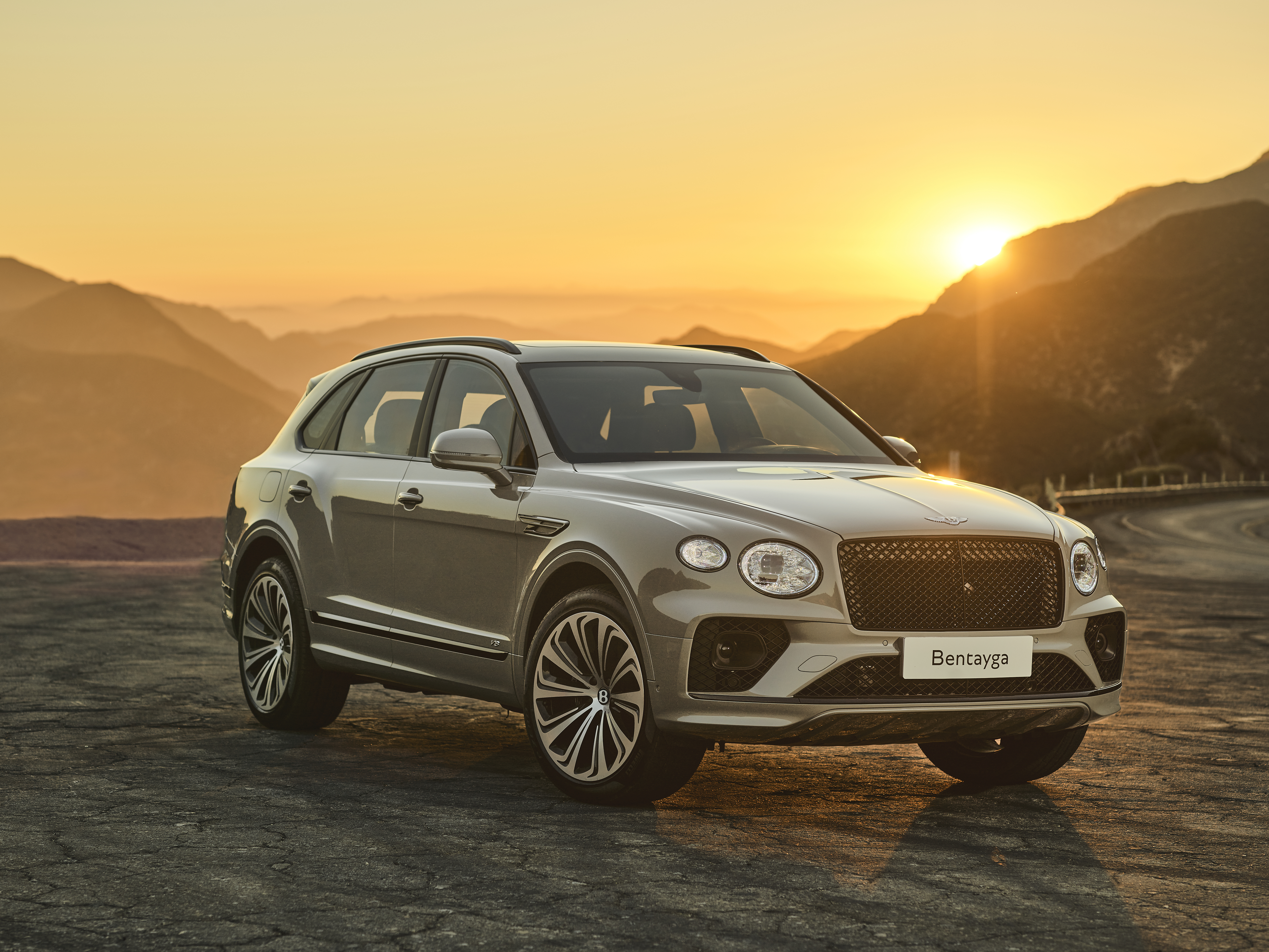 NEW BENTAYGA